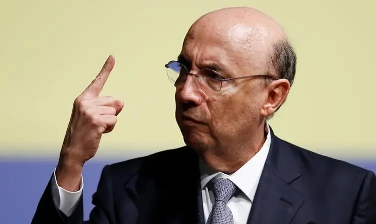 HENRIQUE MEIRELLES: Brasil tem rombo de 58,2 bilhões extras ao previsto déficit de 139 bilhões de reais / Rodolfo Buhrer/Reuters