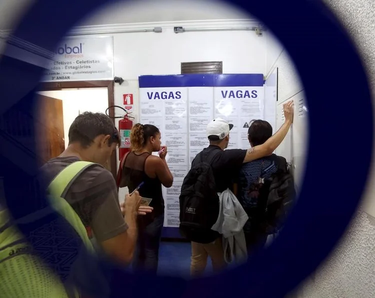 Vagas: taxa de desemprego no primeiro trimestre deste ano ficou em 13,1%, contra 13,7% no mesmo período do ano passado (foto/Reuters)