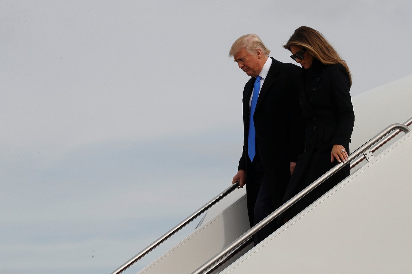 Trump em Washington; Le Pen lidera&