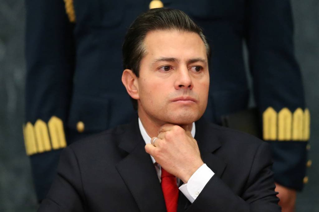 Nieto cancela; mudança no cartão&