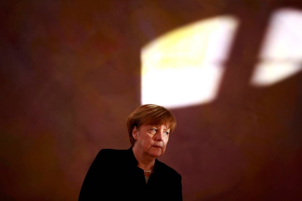 Merkel: PIB forte, política fraca
