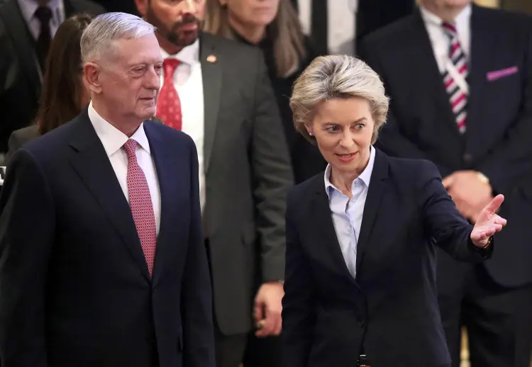 VON DER LEYEN E MATTIS: secretários de Defesa de Alemanha e EUA discutiram a situação da Otan / Michael Dalder/Reuters