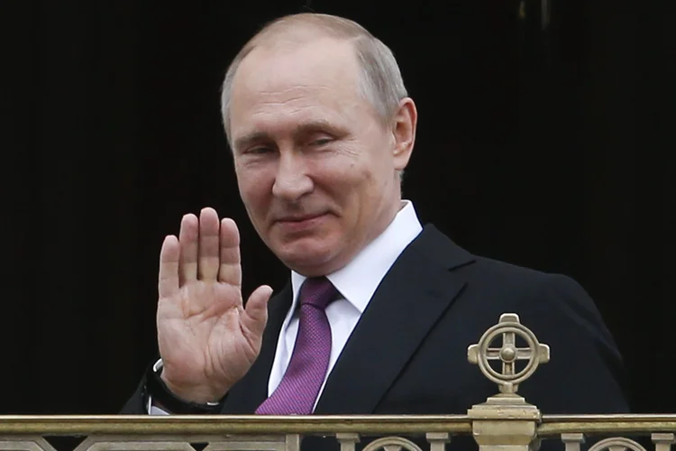 Vladimir Putin: analistas dão como certo que Putin tentará a reeleição e que, com uma popularidade superior a 80%, poderia conquistar um resultado histórico (Sergei Karpukhin/Reuters)