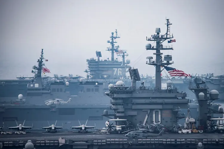 EUA enviaram os navios de guerra à região após um aumento na tensão na península, com o temor de que a Coreia do Norte esteja prestes a realizar seu sexto teste nuclear (Marinha dos Estados Unidos/Divulgação)