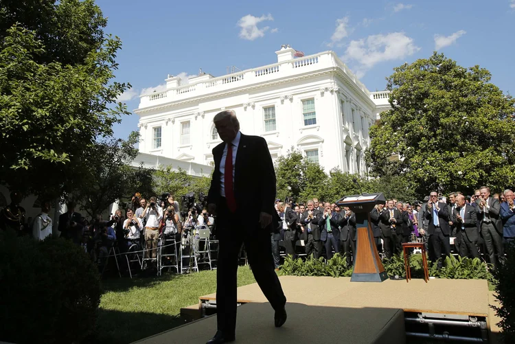 Donald Trump: no Brasil, o Itamaraty manifestou "profunda preocupação e decepção" com a saída (Kevin Lamarque/Reuters)