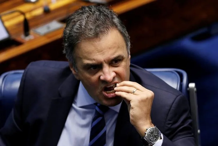 Aécio Neves: senador afastado é alvo de denúncias de corrupção passiva e obstrução de Justiça (Ueslei Marcelino/Reuters)