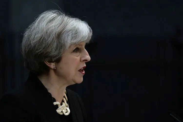 Theresa May, em discurso após ataque: país enfrenta "uma nova forma de ameaça" (Kevin Coombs/Reuters)