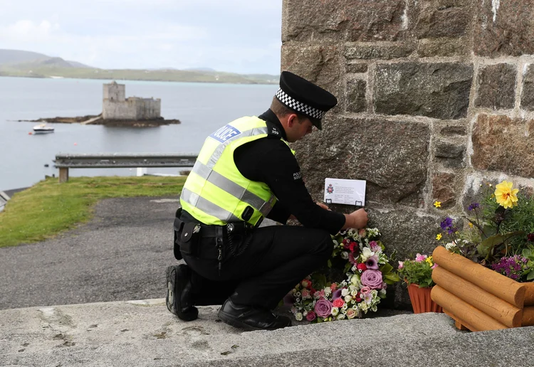 Funeral na Escócia: os negócios mantiveram as portas fechadas para que os moradores pudessem ir ao funeral (Andrew Milligan/Reuters)