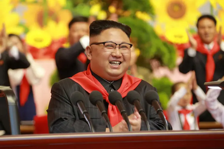 Kim Jong-Un: "o rápido desenvolvimento do potencial nuclear da RPDC agora exerce uma grande influência na estrutura política do mundo" (KNCA/Reuters)