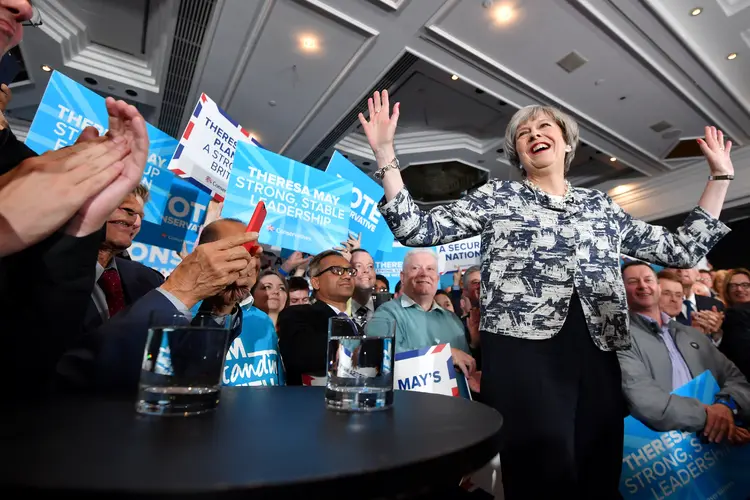 Theresa May: ela ainda caminha para aumentar sua maioria no Parlamento (Ben Stansall/Reuters)