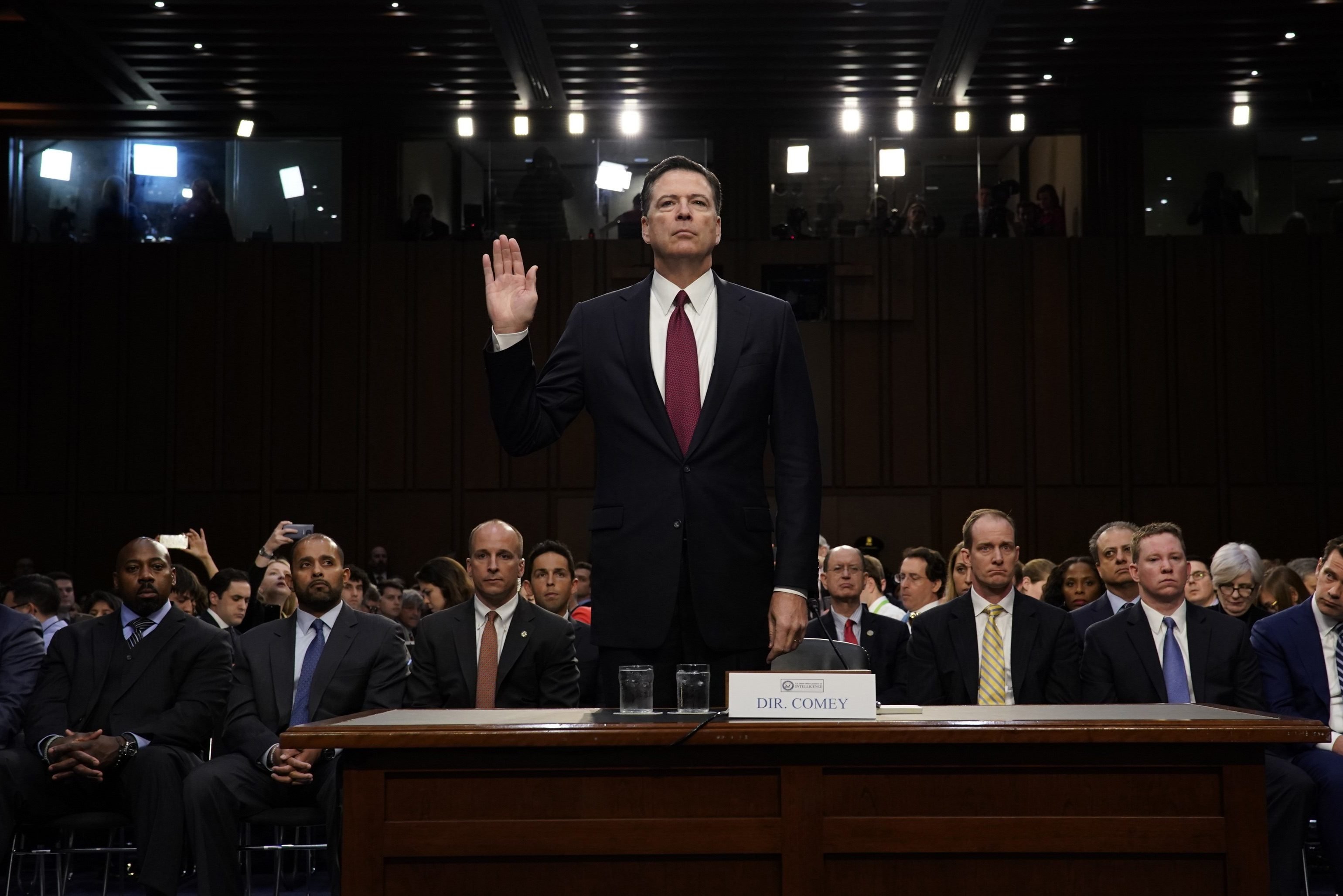 Pedidos de Trump sobre investigação eram perturbadores, diz Comey