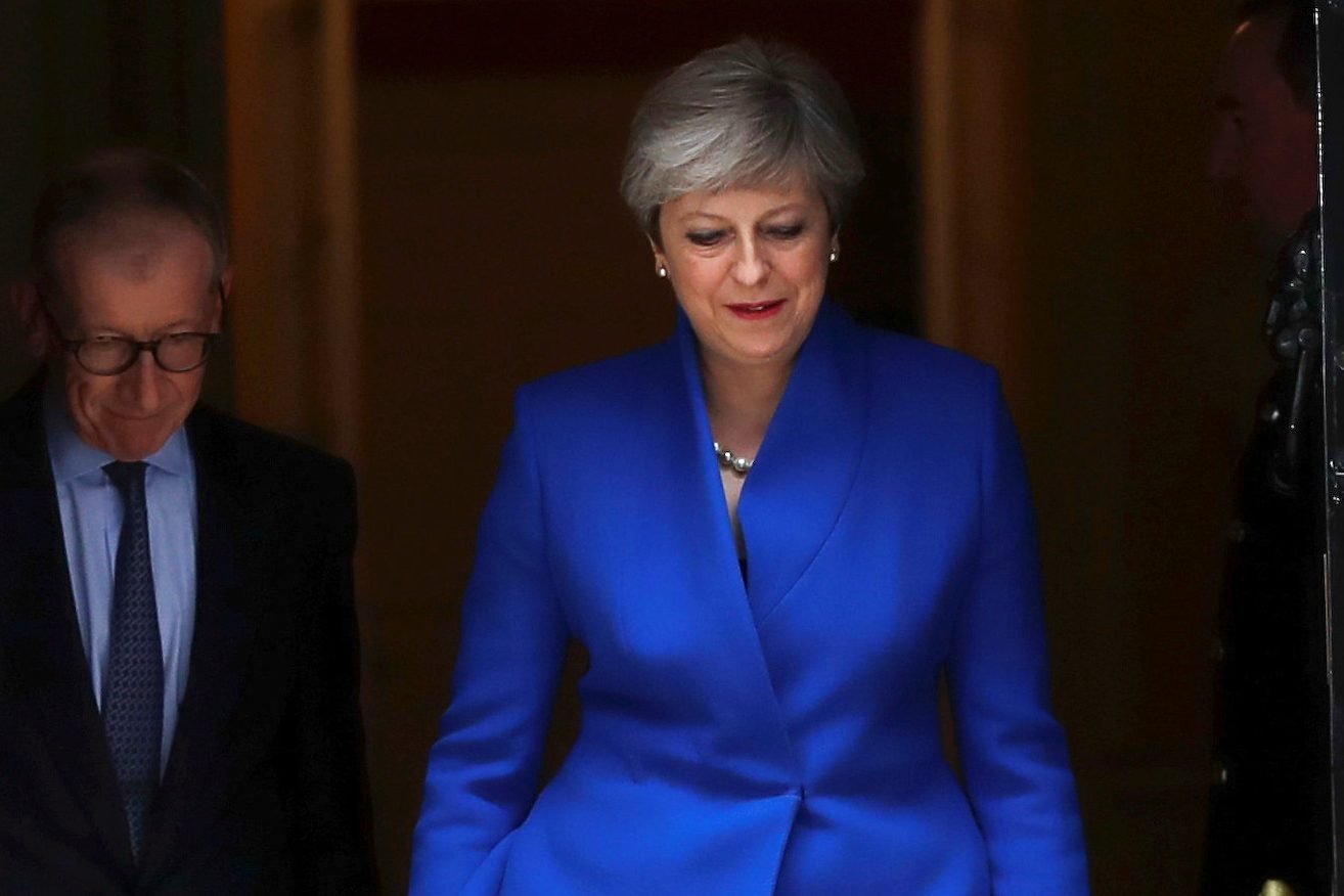 Theresa May ainda tenta acordo com Partido Unionista Democrático