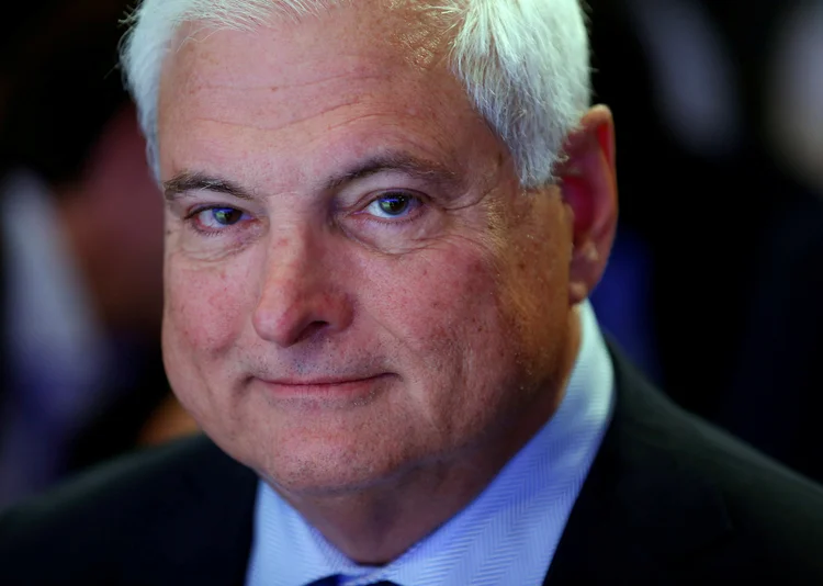 Ricardo Martinelli: ele ficará detido até que os advogados paguem uma fiança (Denis Balibouse/Reuters)