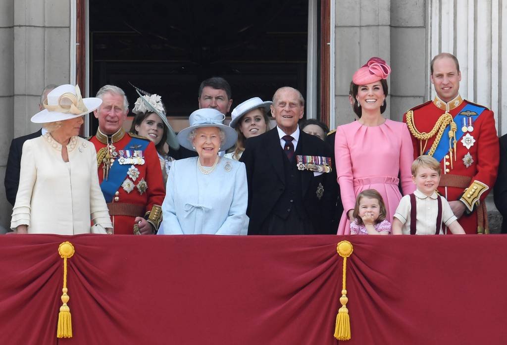 Família real britânica comemora aniversário da rainha