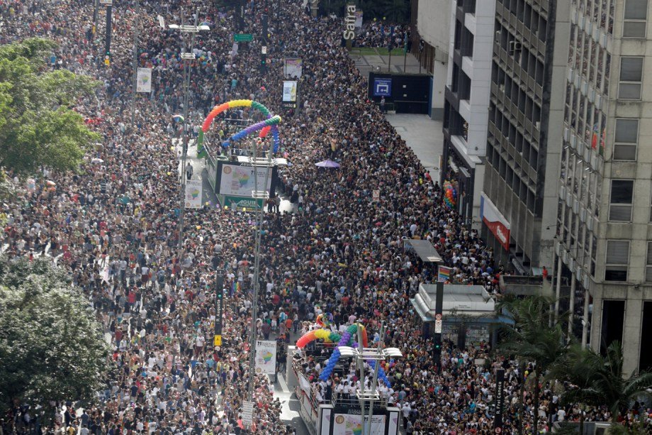 Avenida Paulista: multidão tomou a avenida na tarde deste domingo, 18 de junho, em São Paulo