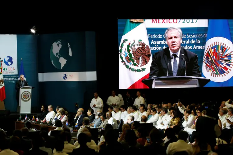 OEA: países-membros se comprometeram a insistir no assunto até que a crise na Venezuela seja resolvida (Carlos Jasso/Reuters)