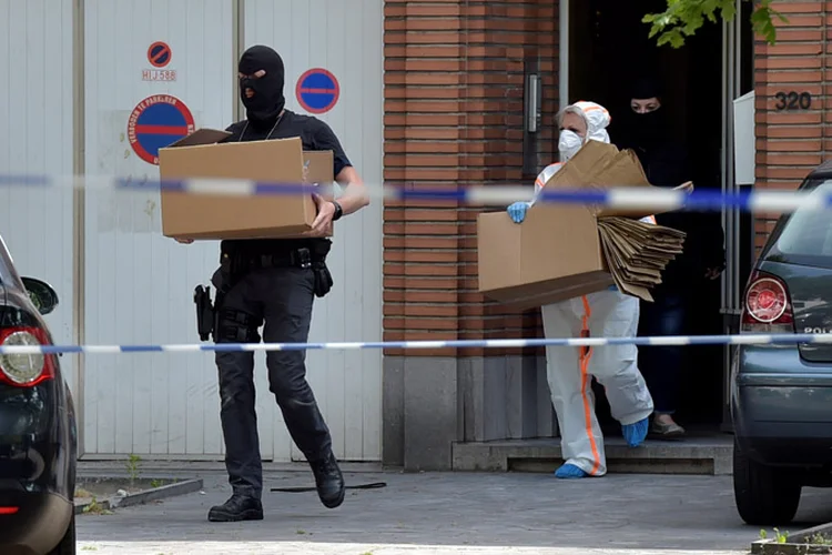 Ataques em Bruxelas: terrorista gritou "Allahu akbar" -Deus é o maior, em árabe- antes de ser morto a tiros por soldados em patrulha (Eric Vidal/Reuters)