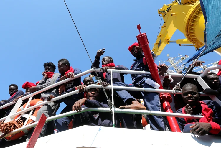 Migrantes: no decorrer do ano, mais de 73 mil migrantes chegaram à Itália (Stefano Rellandini/Reuters)