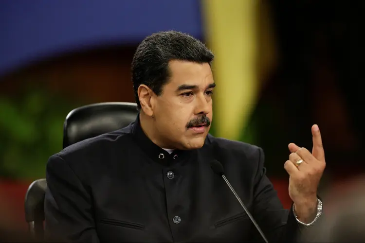 Nicolás Maduro: "A vocês chega alguma mensagem do governo, da revolução? Só chega a publicidade da direita" (Marco Bello/Reuters)