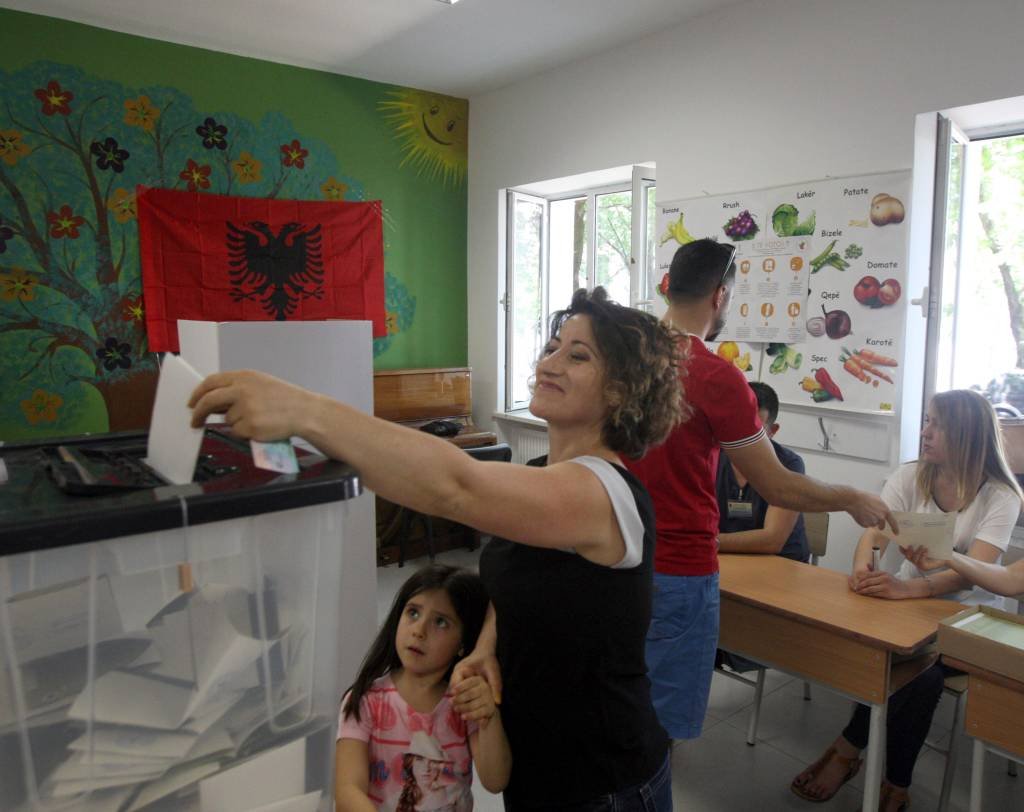 Socialistas da Albânia devem vencer eleição, aponta boca de urna