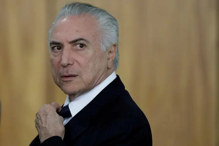 Michel Temer: somente após a leitura da denúncia, o primeiro secretário da Câmara, deputado Fernando Giacobo (PR-PR), virá ao Palácio do Planalto notificar o presidente (Ueslei Marcelino/Reuters/Reuters)