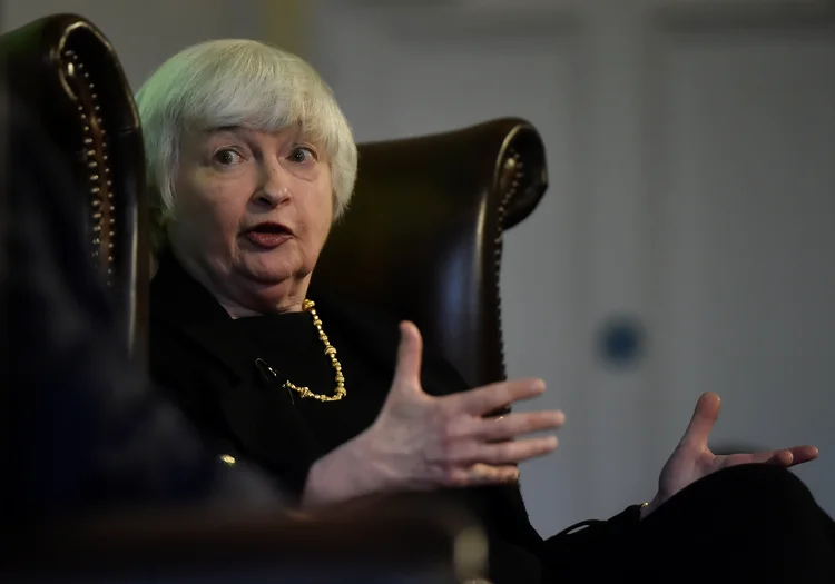 Yellen: a 1ª mulher a presidir o Fed deixa o banco com elogios de economistas e uma ficha limpa (Hannah McKay/Reuters)