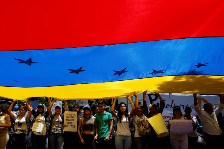 Venezuela: os países pedem pelo "fim imediato" de ações e discursos que alimentam a polarização e a violência (Ivan Alvarado/Reuters)