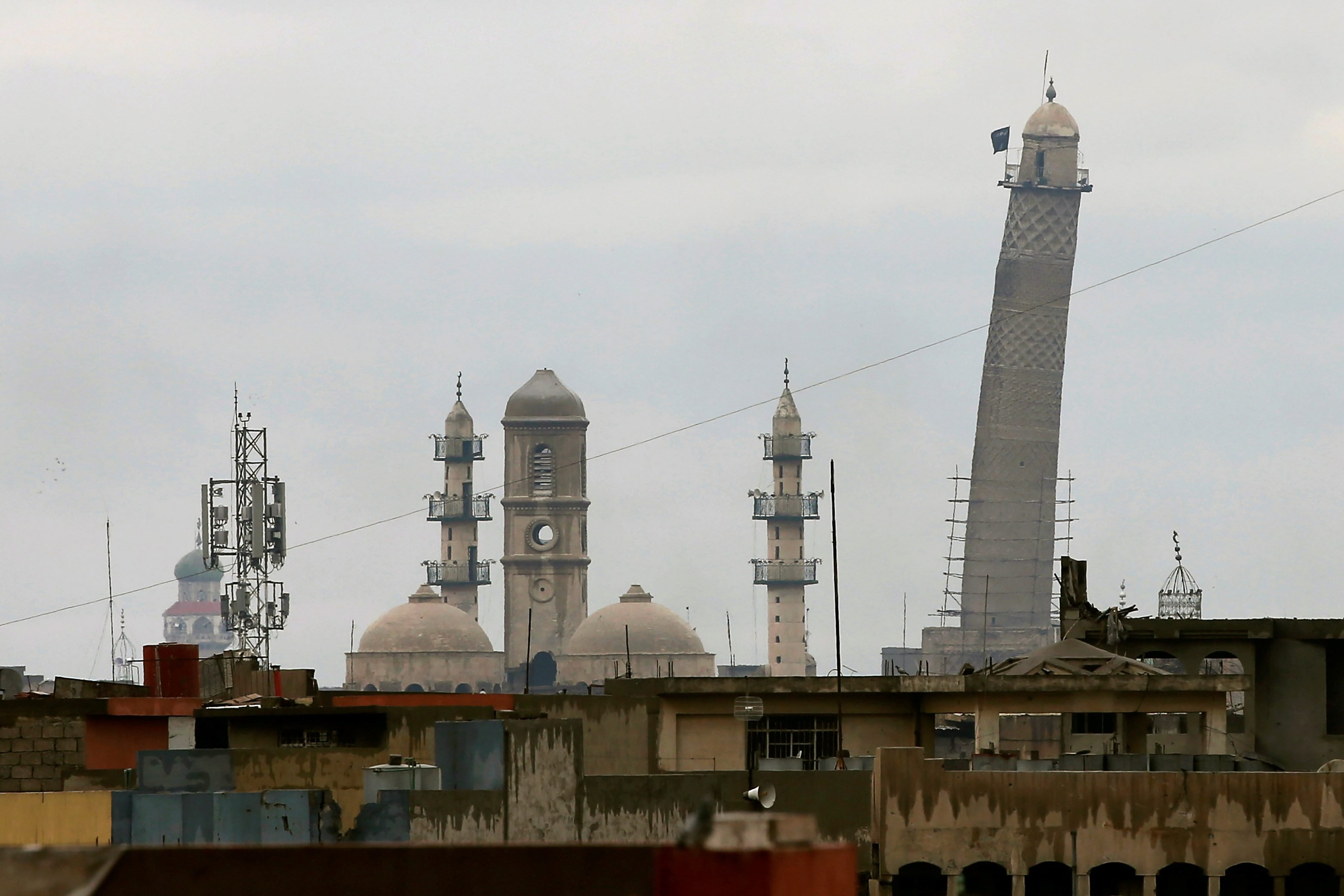 Iraque declara fim de califado após captura de mesquita histórica