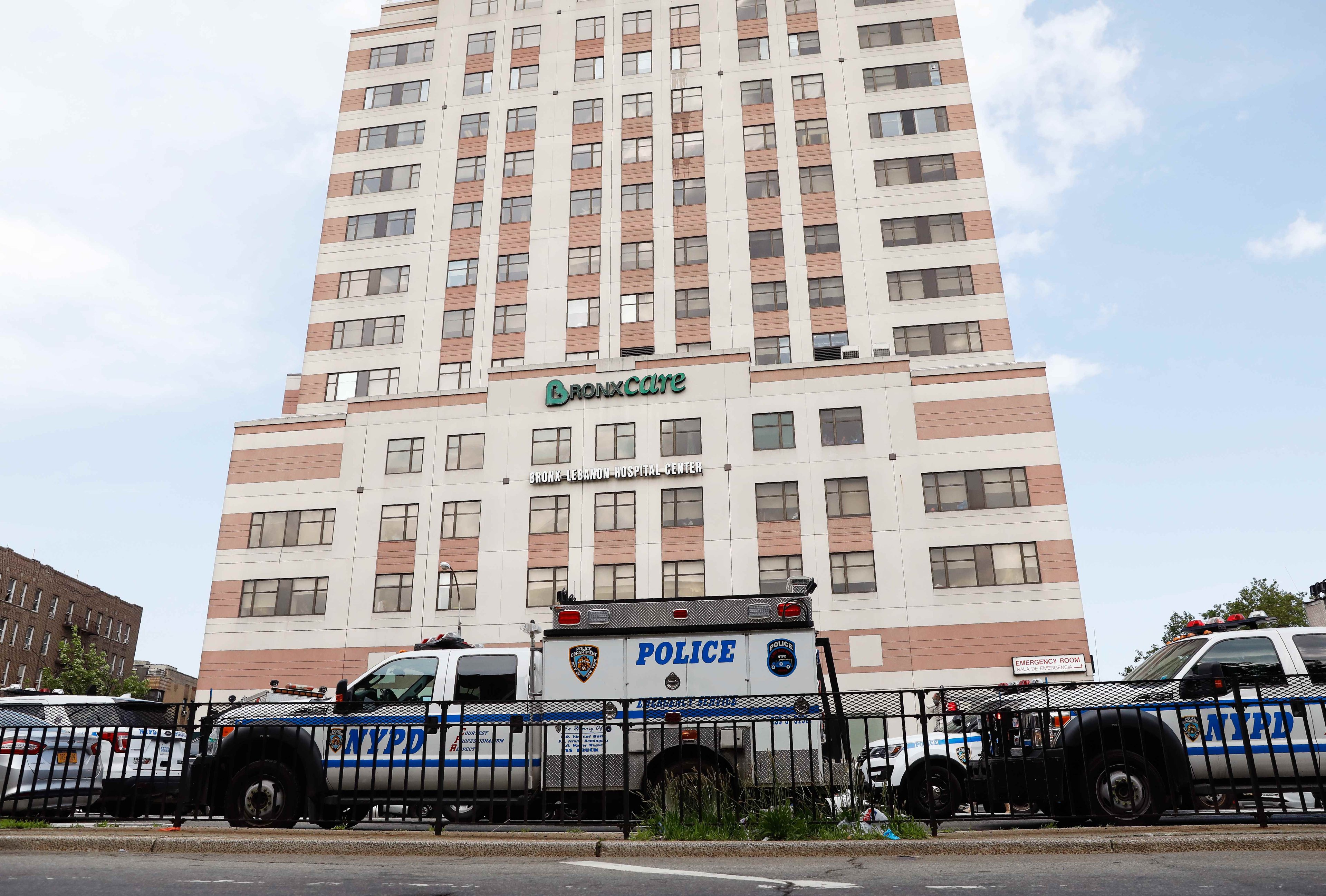 Ex-funcionário de hospital atirou em 7 pessoas e se matou em NY