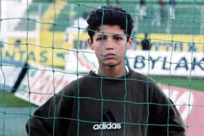 Nike apaga logo da Adidas em foto de Cristiano Ronaldo criança