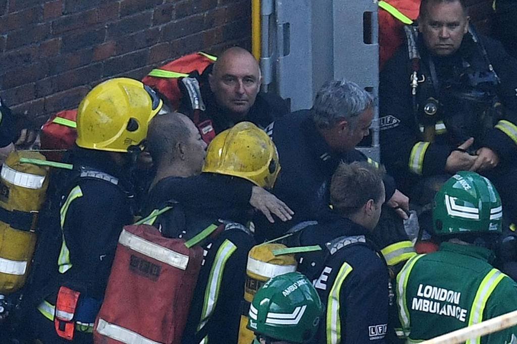 Moradores alertaram sobre risco de incêndio em prédio de Londres