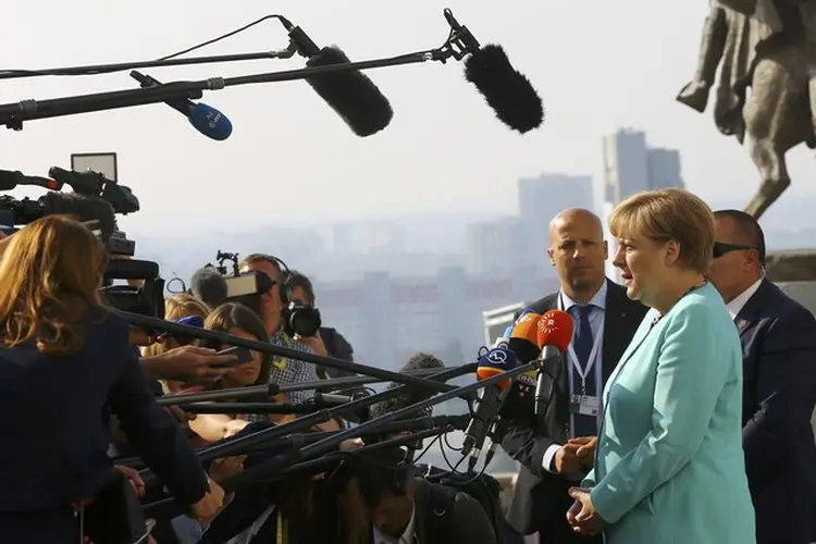 MERKEL: por que um país não deveria exportar mercadorias nas quais tem uma vantagem comparativa? / Leonhard Foeger/ Reuters