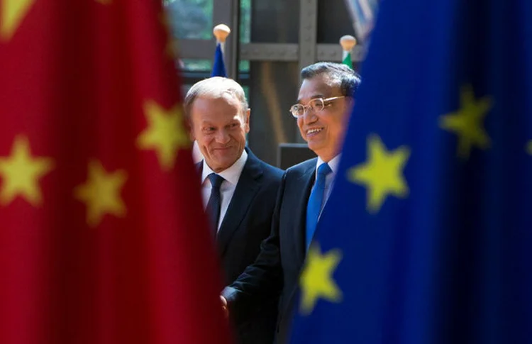 EUROPA E CHINA: premiê chinês, Li Keqiang, e presidente do Conselho Europeu, Donald Tusk, se reúnem na Bélgica / Virginia Mayo/Pool/Reuters