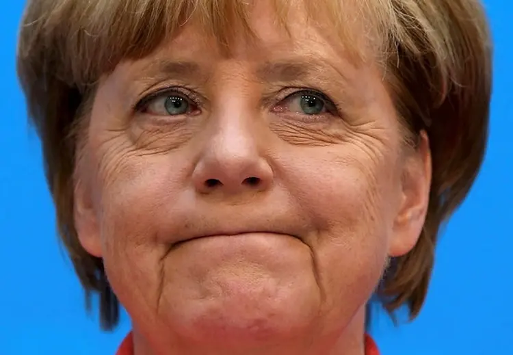Merkel: tratados europeus têm de ser reformados antes da criação de um fundo monetário europeu, segundo conservadores do partido da primeira-ministra (Fabrizio Bensch/Reuters)