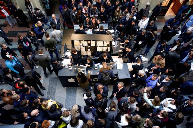 LOJA DA APPLE EM MOSCOU: as vendas ainda são um sucesso, mas a empresa precisa de um novo norte / Sergei Karpukhin/ Reuters