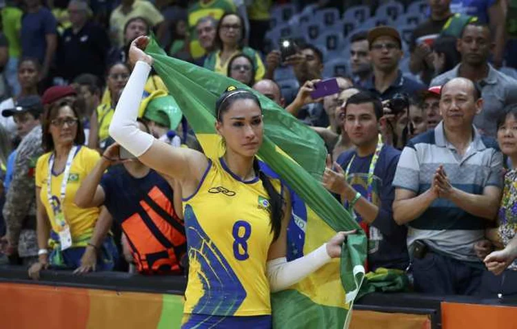 O CHORO DE JAQUELINE: a seleção de vôlei feminina era uma das favoritas que não chegou lá; ainda assim o Brasil pode ter seu melhor desempenho histórico  / Yves Herman/ Reuters