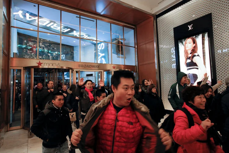 BLACK FRIDAY EM NOVA YORK: apenas os sites venderam 3 bilhões de dólares nesta sexta-feira  / Andrew Kelly/ Reuters