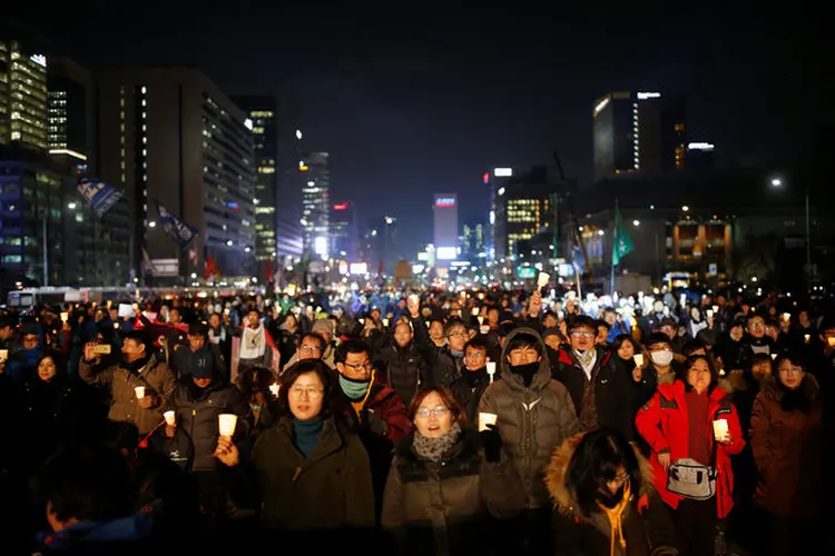 CORÉIA: manisfestações pedindo o impeachment da presidente continuam  / Kim Hong-Ji/ Reuters