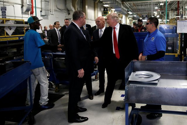 TRUMP NA CARRIER: nós temos um governo que não consegue promover continuidade / Mike Segar/ Reuters