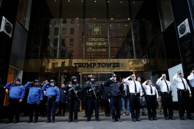 TRUMP TOWER: o contribuinte tem que pagar pelo aumento na segurança nos empreendimentos do novo presidente  / Mike Segar/ Reuters