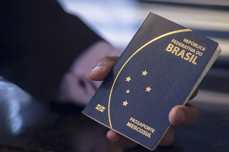 Passaporte: nos seis primeiros meses de 2016, foram 2,3 mil ordens de extradição de brasileiros na Europa (Marcelo Camargo/Agência Brasil/Agência Brasil)