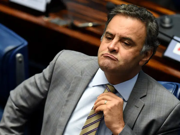 Aécio Neves: senadores discutem requerimento para que o plenário da Casa autorize, ou não, a decisão do STF de afastar Aécio do mandato (Evaristo Sa/AFP)