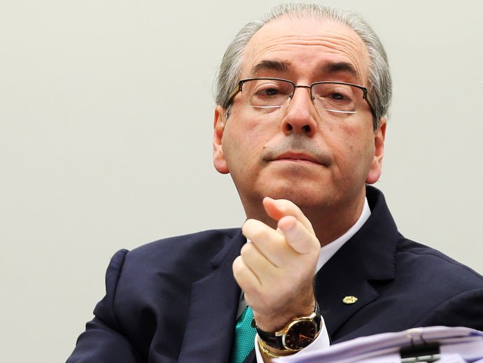 Cunha e a TV Globo; Cargos congelados&