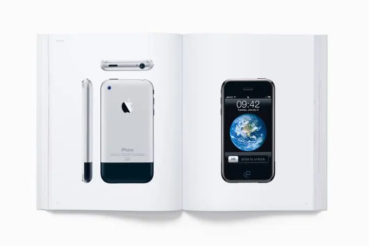 IPHONE: o icônico celular da Apple completa 10 anos em 2017, e deve ganhar uma edição especial / Divulgação/Apple