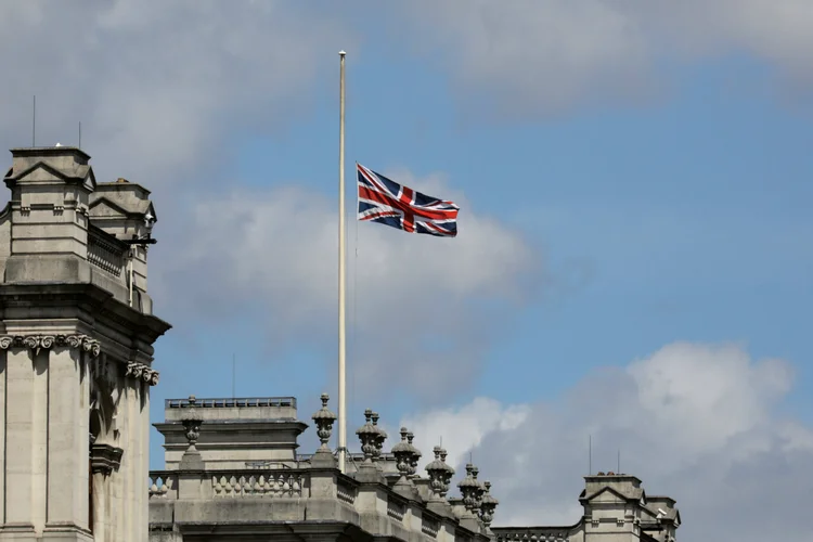 Movimento em Londres na noite deste sábado: eleições foram confirmadas para a próxima quinta (Kevin Coombs/Reuters)