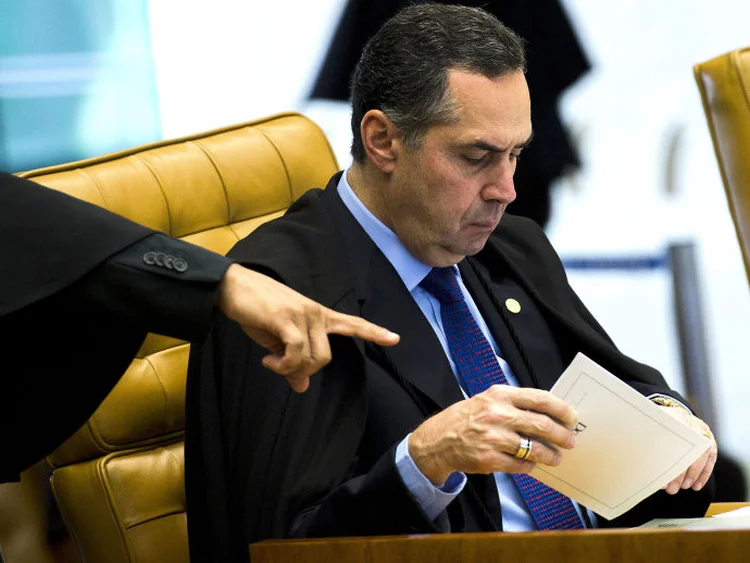 LUÍS ROBERTO BARROSO: após pesadas críticas de Gilmar Mendes, ele defendeu a lei da Ficha Limpa sem citar o colega  / Divulgação / Marcelo Camargo / Agência Brasil