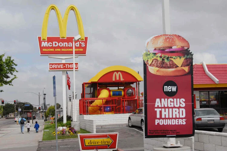 MC DONALD`S: se o dólar cair para 3 reais, o Big Mac passará a custar aqui apenas 2,5% mais do que nos EUA  / Jamie Rector/ Getty Images