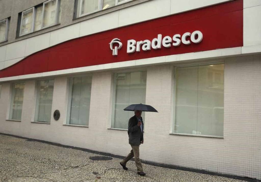 Bradesco reduz juro mínimo no consignado de beneficiários do INSS