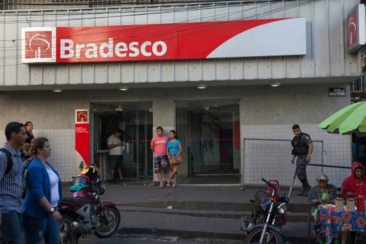 BRADESCO: o MP determinou que o banco deixou de dar aumentos salariais e benefícios correspondentes às promoções de alguns funcionários / Bloomberg / Getty Images (./Getty Images)