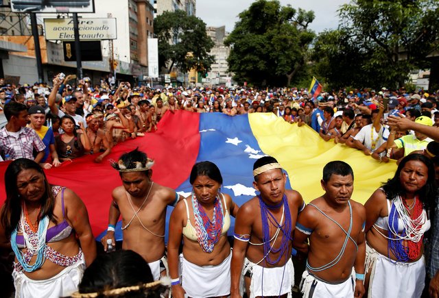 Protesto em Caracas; Trump perto&